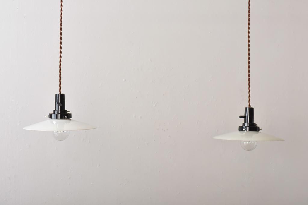 昭和レトロ　戦前　昔懐かしいデザインの平笠照明(吊り下げ照明、ペンダントライト)2個セット(3)
