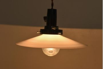 昭和レトロ　戦前　昔懐かしいデザインの平笠シェード(吊り下げ照明、天井照明、ペンダントライト)(1)