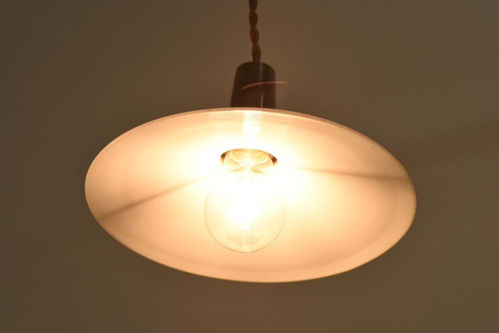 昭和レトロ　戦前　昔懐かしいデザインの平笠シェード(吊り下げ照明、天井照明、ペンダントライト)(1)
