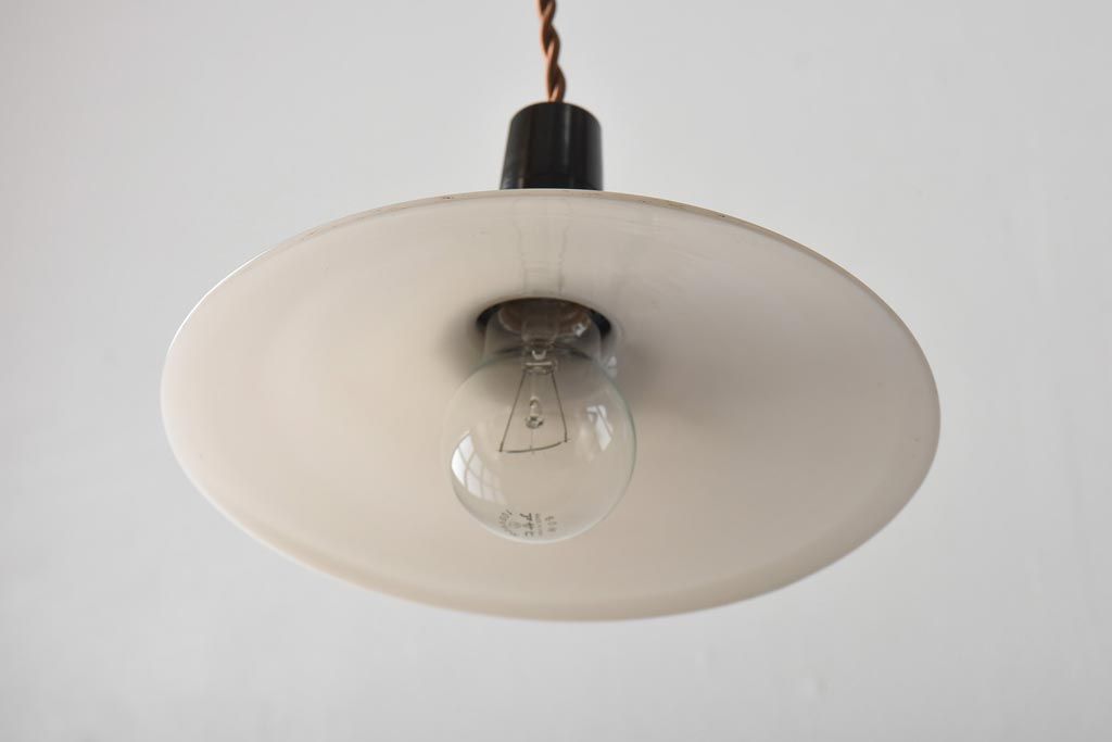 昭和レトロ　戦前　昔懐かしいデザインの平笠シェード(吊り下げ照明、天井照明、ペンダントライト)(1)