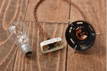 昭和レトロ　戦前　昔懐かしいデザインの平笠シェード(吊り下げ照明、天井照明、ペンダントライト)(1)