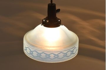 昭和初期　戦前　オパールセントガラスのペンダントライト(電笠、天井照明)