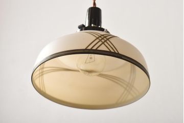 昭和レトロ　シンプルで風情のあるセルロイド巻電笠(ペンダントライト、天井照明)