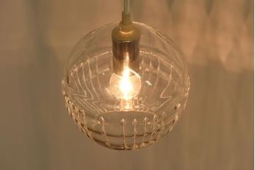 波型のデザインがおしゃれなガラスシェードのペンダントライト(天井照明、吊り下げ照明)