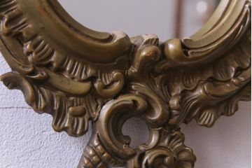 アンティーク雑貨　フランス製　クラシカルなデザインが目を引くルイ15世様式のアンティークミラー(ウォールミラー、壁掛け鏡)