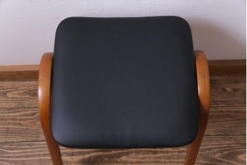 ヴィンテージ家具　ビンテージ　秋田木工　ミッドセンチュリーな雰囲気がお洒落なスタッキングスツール(スツール、椅子)