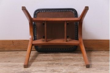 ヴィンテージ家具　ビンテージ　秋田木工　ミッドセンチュリーな雰囲気がお洒落なスタッキングスツール(スツール、椅子)