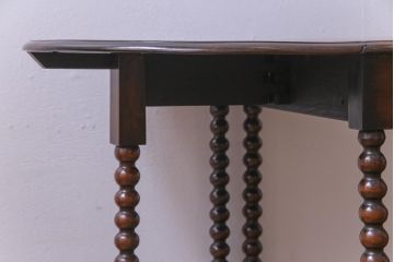 アンティーク家具　イギリスアンティーク　バーチ材　小ぶりなサイズが珍しいバタフライテーブル(エクステンションテーブル)