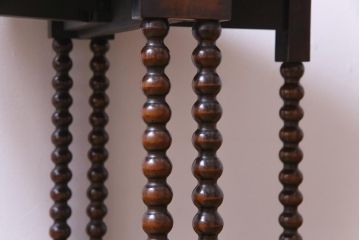 アンティーク家具　イギリスアンティーク　バーチ材　小ぶりなサイズが珍しいバタフライテーブル(エクステンションテーブル)
