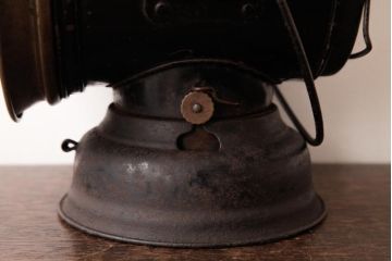 アンティーク雑貨　アメリカアンティーク　DIETZ(デイツ)製　丸いレンズがレトロな雰囲気を醸し出すランプ(ディスプレイ)