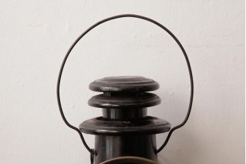 アンティーク雑貨　アメリカアンティーク　DIETZ(デイツ)製　丸いレンズがレトロな雰囲気を醸し出すランプ(ディスプレイ)