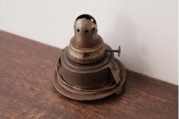 アンティーク雑貨　アメリカアンティーク　DIETZ(デイツ)製　丸いレンズがレトロな雰囲気を醸し出すランプ(ディスプレイ)