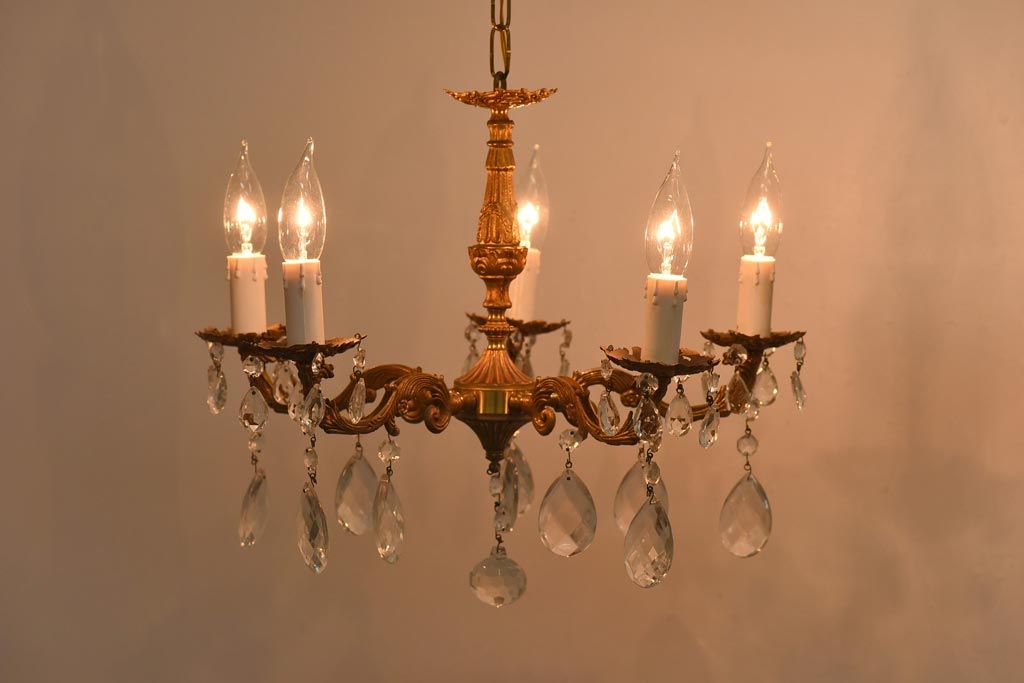 フランスビンテージ　優雅なキャンドル型のガラスドロップシャンデリア(5灯、天井照明、吊り下げ照明)