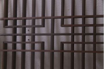 ラフジュ工房オリジナル　組子　書院戸をリメイクしたガラス戸棚(収納棚、サイドボード)