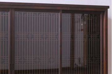 ラフジュ工房オリジナル　組子　書院戸をリメイクしたガラス戸棚(収納棚、サイドボード)