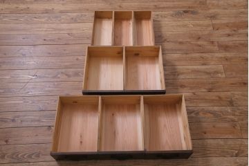 アンティーク家具　和製アンティーク　明治大正期　前面ケヤキ・ヒノキ　堂々とした佇まいが魅力の水屋箪笥サイドボード(収納棚、戸棚、食器棚)