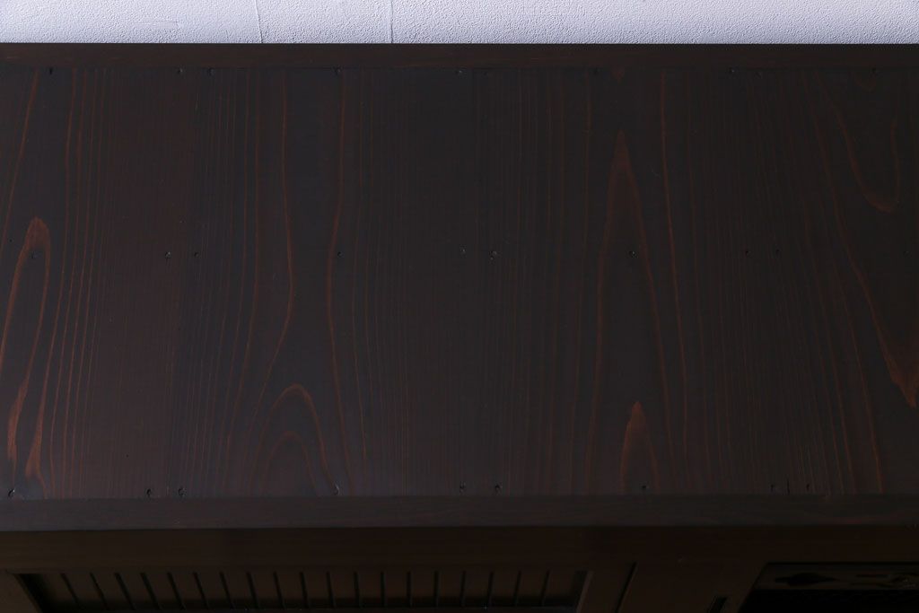 アンティーク家具　和製アンティーク　明治大正期　前面ケヤキ・ヒノキ　堂々とした佇まいが魅力の水屋箪笥サイドボード(収納棚、戸棚、食器棚)