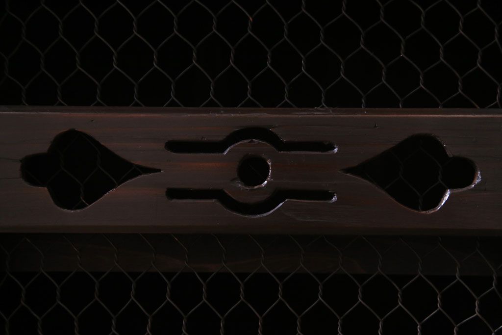 アンティーク家具　和製アンティーク　明治大正期　前面ケヤキ・ヒノキ　堂々とした佇まいが魅力の水屋箪笥サイドボード(収納棚、戸棚、食器棚)