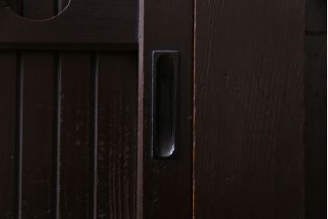 アンティーク家具　和製アンティーク　明治大正期　前面ケヤキ・ヒノキ　堂々とした佇まいが魅力の水屋箪笥サイドボード(収納棚、戸棚、食器棚)