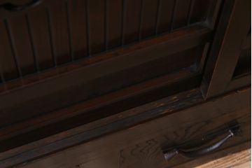 アンティーク家具　和製アンティーク　明治大正期　前面ケヤキ・ヒノキ　堂々とした佇まいが魅力の水屋箪笥サイドボード(収納棚、戸棚、食器棚)