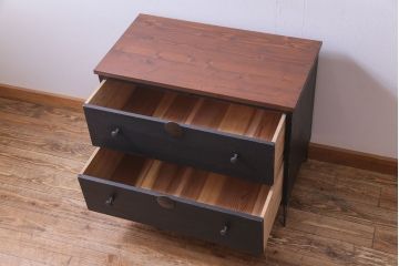 リメイク家具　大正期　ペイント　趣あふれる佇まいが魅力の鉄脚付き時代箪笥ローボード(チェスト、衣装箪笥、テレビボード)