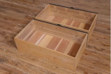 リメイク家具　大正期　ペイント　趣あふれる佇まいが魅力の鉄脚付き時代箪笥ローボード(チェスト、衣装箪笥、テレビボード)