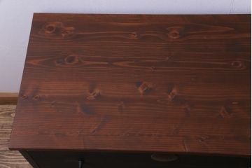 リメイク家具　大正期　ペイント　趣あふれる佇まいが魅力の鉄脚付き時代箪笥ローボード(チェスト、衣装箪笥、テレビボード)