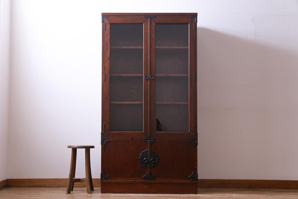 中古　岩谷堂箪笥　233　拭き漆塗りが上品なキャビネット(書棚、本箱)(定価約45万円)