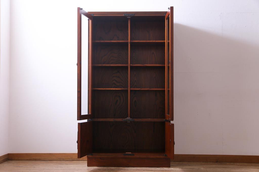 中古　岩谷堂箪笥　233　拭き漆塗りが上品なキャビネット(書棚、本箱)(定価約45万円)