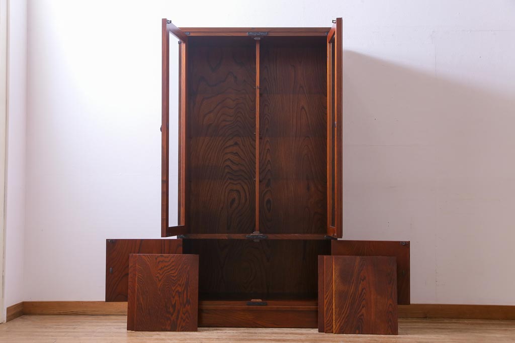 中古　岩谷堂箪笥　233　拭き漆塗りが上品なキャビネット(書棚、本箱)(定価約45万円)