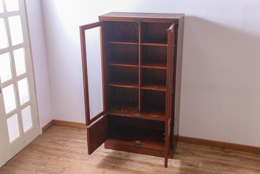 中古　岩谷堂箪笥　233　拭き漆塗りが上品なキャビネット(書棚、本箱)(定価約45万円)