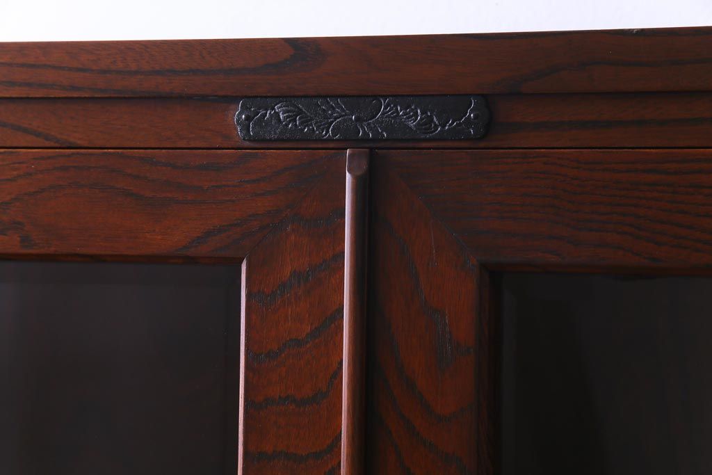 中古　岩谷堂箪笥　233　拭き漆塗りが上品なキャビネット(書棚、本箱)(定価約45万円)