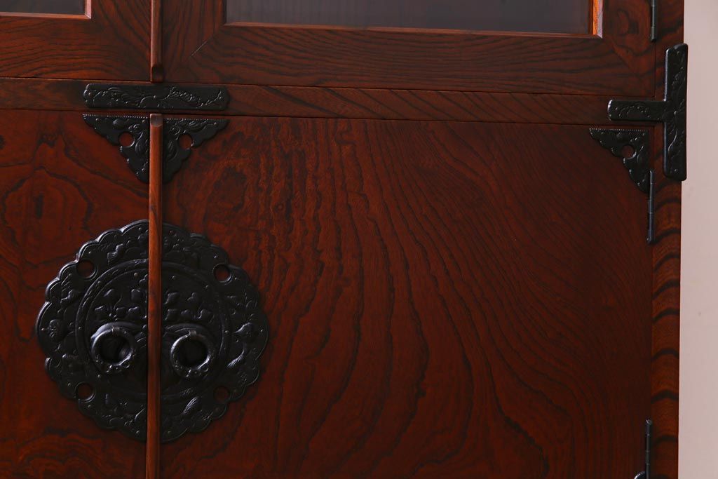 中古　岩谷堂箪笥　233　拭き漆塗りが上品なキャビネット(書棚、本箱)(定価約45万円)