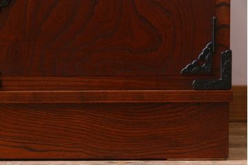 中古　岩谷堂箪笥　233　拭き漆塗りが上品なキャビネット(書棚、本箱)(定価約45万円)