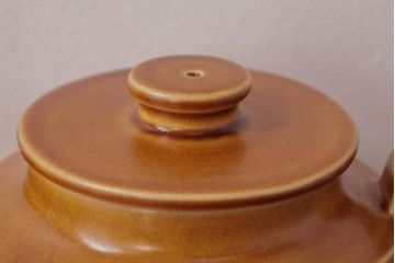 アンティーク雑貨　イギリスビンテージ　HORNSEA(ホーンジー)　Saffron(サフラン)　レトロな花柄がかわいらしいティーポット
