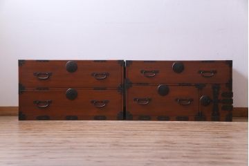 アンティーク家具　和製アンティーク　大正昭和初期　前面ヒノキ材　味わいある佇まいが魅力の重ね箪笥(衣装箪笥、引き出し、時代箪笥)