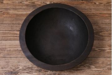 アンティーク雑貨　和製アンティーク　ディスプレイ雑貨　深い色味が目を惹く木製こね鉢