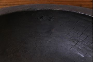 アンティーク雑貨　和製アンティーク　ディスプレイ雑貨　深い色味が目を惹く木製こね鉢