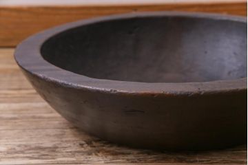 アンティーク雑貨　和製アンティーク　ディスプレイ雑貨　深い色味が目を惹く木製こね鉢
