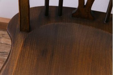 ヴィンテージ家具　イギリスビンテージ　背もたれのデザインが目を惹く北欧スタイルダイニングチェア(1)