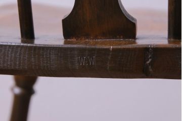 ヴィンテージ家具　イギリスビンテージ　背もたれのデザインが目を惹く北欧スタイルダイニングチェア
(2)