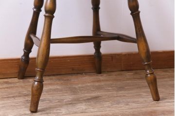 ヴィンテージ家具　イギリスビンテージ　背もたれのデザインが目を惹く北欧スタイルダイニングチェア(3)