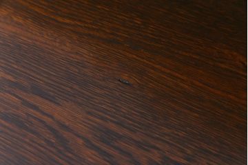 アンティーク家具　イギリスアンティーク　オーク材　優美な装飾が目を惹くサイドボード(キャビネット、収納棚)