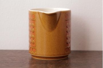 アンティーク雑貨　イギリスビンテージ　HORNSEA(ホーンジー)　SAFFRON(サフラン)　レトロな花柄がかわいらしいクリーマー