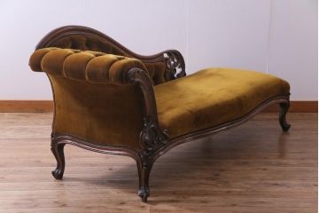 アンティーク家具　イギリスアンティーク　クラシカルな佇まいが魅力的なシェーズロング(ソファ、カウチソファ)