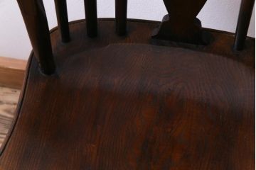 ヴィンテージ家具　イギリスビンテージ　上品なデザインが魅力のウィンザーチェア(ダイニングチェア、椅子、ウインザーチェア)