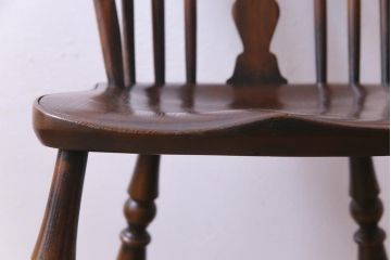 ヴィンテージ家具　イギリスビンテージ　上品なデザインが魅力のウィンザーチェア(ダイニングチェア、椅子、ウインザーチェア)