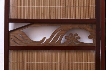 和製アンティーク　美しい透かし彫りが魅力的な四連折り畳み式パーテーション(衝立、仕切り)
