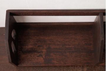 アンティーク雑貨　和製アンティーク　キリンの透かし彫りが愛らしいブックスタンド(本立て)