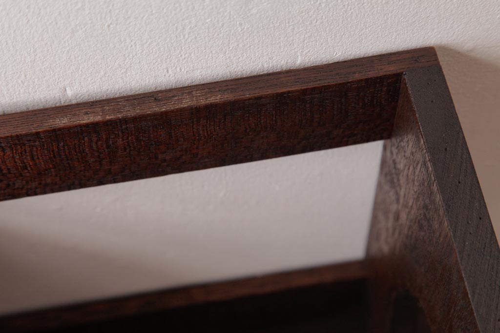 アンティーク雑貨　和製アンティーク　キリンの透かし彫りが愛らしいブックスタンド(本立て)